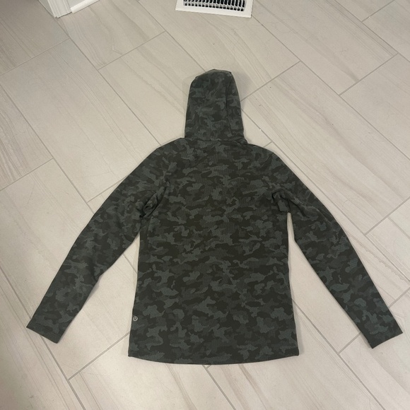 Like New 💙 Lululemon Athletica Forme Fit Camouflage Hoodie - Picture 2 of 3